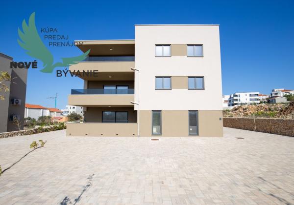 Na predaj novostavba apartmánu s výhľadom na more v Chorvátsku - Pag - Novalja