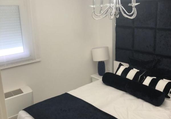 Chorvátsko - Exkluzívne na predaj luxusná vila 3x apartmán len 70 od mora