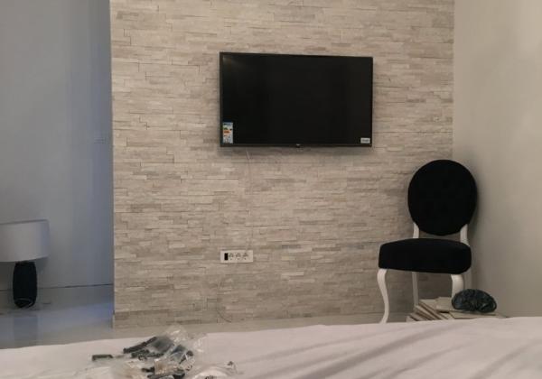 Chorvátsko - Exkluzívne na predaj luxusná vila 3x apartmán len 70 od mora