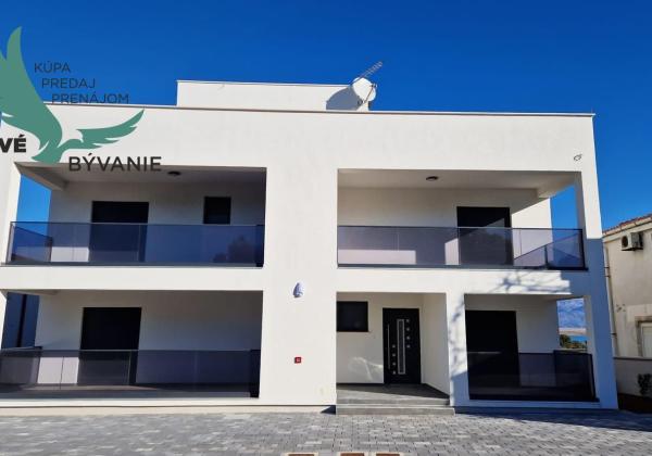 Chorvátsko: Novostavba apartmánu s výhľadom na more