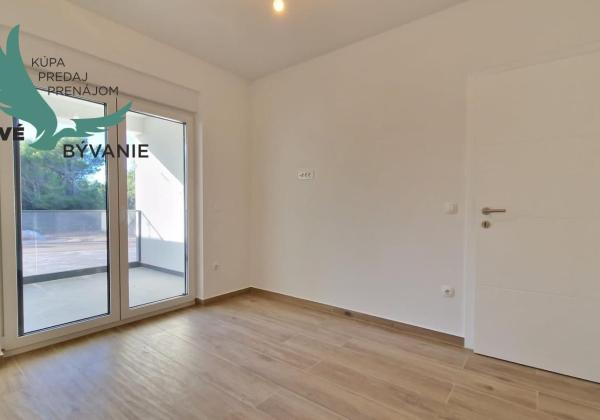 Chorvátsko: Novostavba apartmánu s výhľadom na more