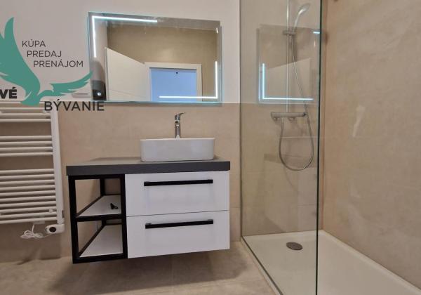 Chorvátsko: Novostavba apartmánu s výhľadom na more