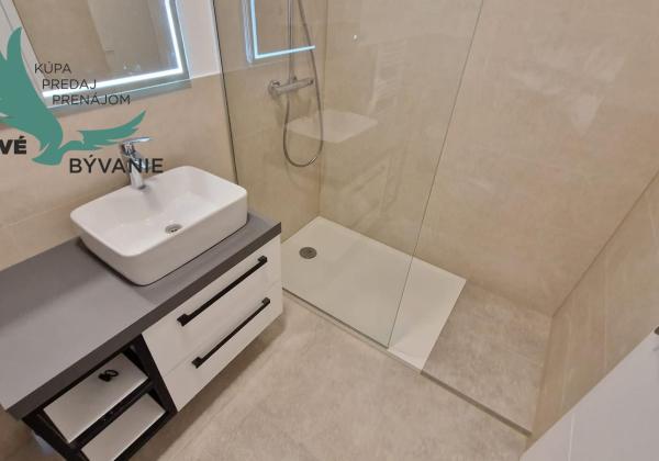 Chorvátsko: Novostavba apartmánu s výhľadom na more