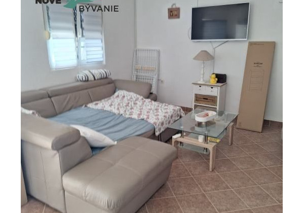 Exluzívne dom v prvej rade od mora s nerušeným výhľadom na more vo vyhľadávanej lokalite na ostrove Vir v Chorvátsku