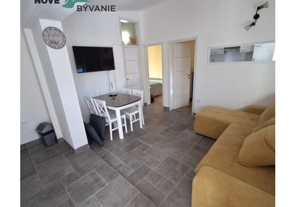 Exluzívne dom v prvej rade od mora s nerušeným výhľadom na more vo vyhľadávanej lokalite na ostrove Vir v Chorvátsku