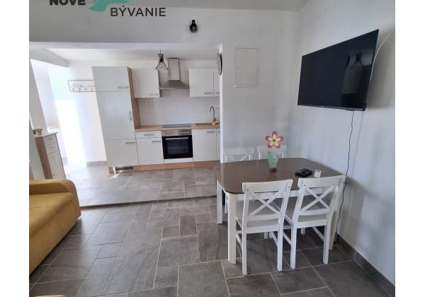 Exluzívne dom v prvej rade od mora s nerušeným výhľadom na more vo vyhľadávanej lokalite na ostrove Vir v Chorvátsku