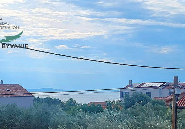 Novostavba domu s výhľadom na more a bazénom v Chorvátsku v Privlake