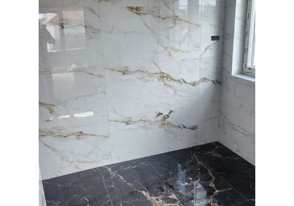 Novostavba domu s výhľadom na more a bazénom v Chorvátsku v Privlake