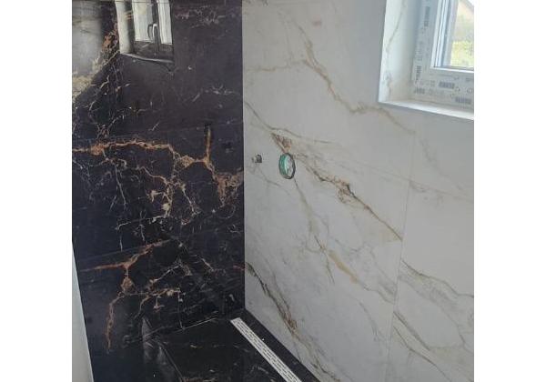 Novostavba domu s výhľadom na more a bazénom v Chorvátsku v Privlake