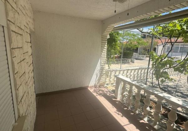 Exkluzívne na predaj domček len 100m od mora jedinečná ivestícia v Chorvátsku