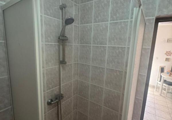 Exkluzívne na predaj domček len 100m od mora jedinečná ivestícia v Chorvátsku