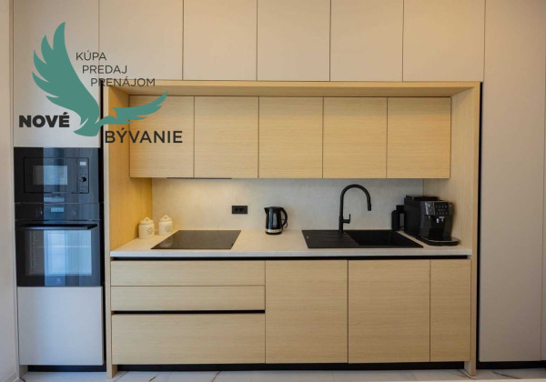 Na predaj luxusná vila s bazénom, výhľadom na more , kompletne zariadená - Zaton - Chorvátsko