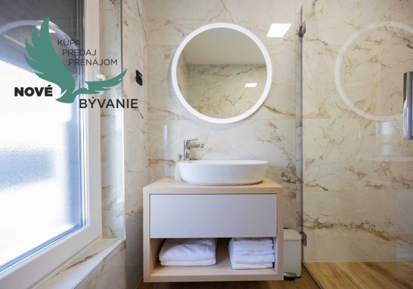 Na predaj luxusná vila s bazénom, výhľadom na more , kompletne zariadená - Zaton - Chorvátsko