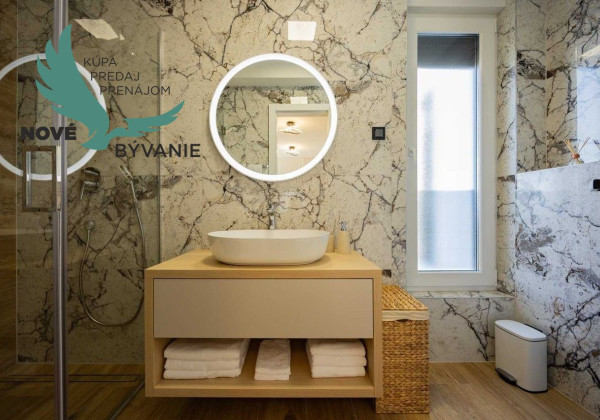 Na predaj luxusná vila s bazénom, výhľadom na more , kompletne zariadená - Zaton - Chorvátsko