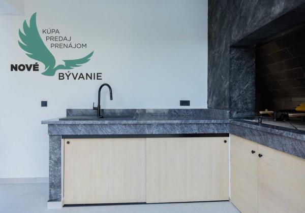 Na predaj luxusná vila s bazénom, výhľadom na more , kompletne zariadená - Zaton - Chorvátsko