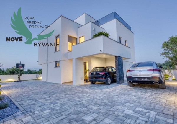 Na predaj luxusná vila s bazénom, výhľadom na more , kompletne zariadená - Zaton - Chorvátsko