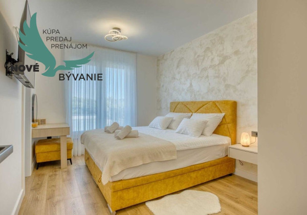 Na predaj luxusná vila s bazénom, výhľadom na more , kompletne zariadená - Zaton - Chorvátsko