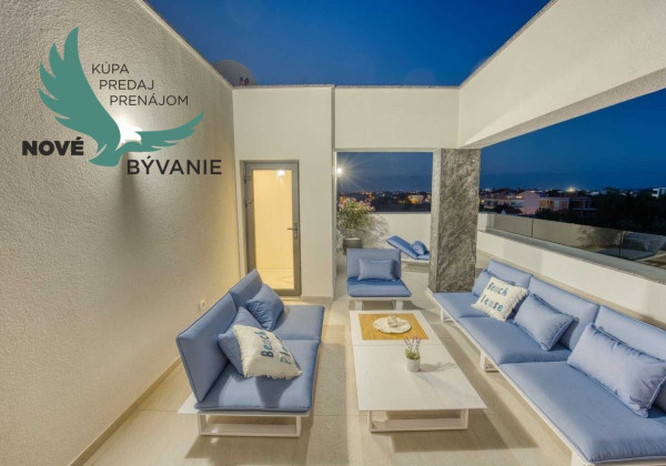 Na predaj luxusná vila s bazénom, výhľadom na more , kompletne zariadená - Zaton - Chorvátsko