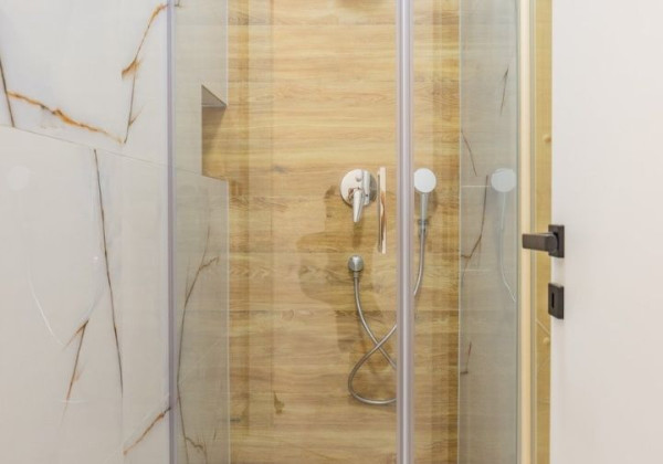 Na predaj luxusná vila s bazénom, výhľadom na more , kompletne zariadená - Zaton - Chorvátsko