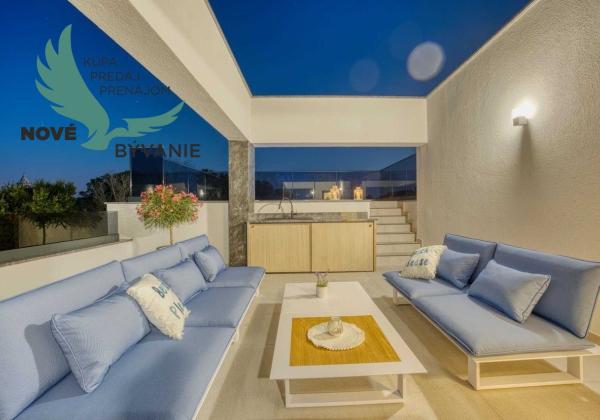 Na predaj luxusná vila s bazénom, výhľadom na more , kompletne zariadená - Zaton - Chorvátsko