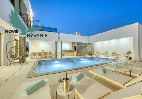 Na predaj luxusná vila s bazénom, výhľadom na more , kompletne zariadená - Zaton - Chorvátsko