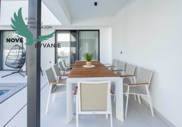 Na predaj luxusná vila s bazénom, výhľadom na more , kompletne zariadená - Zaton - Chorvátsko