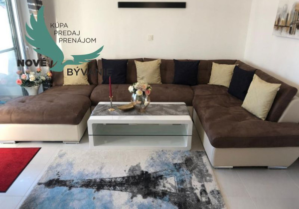 Na predaj apartmán so strešnou terasou len 80m od mora, výhľad na more Vir- Chorvátsko