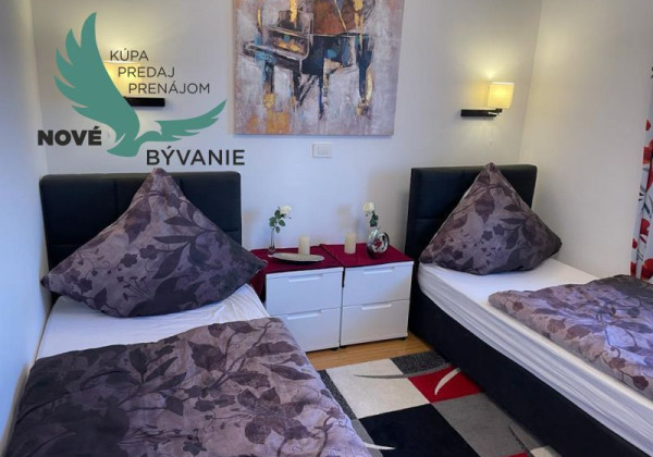 Na predaj apartmán so strešnou terasou len 80m od mora, výhľad na more Vir- Chorvátsko