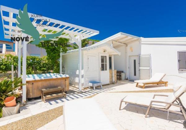 Nádherný dom 1.rad na mori Chorvátsko