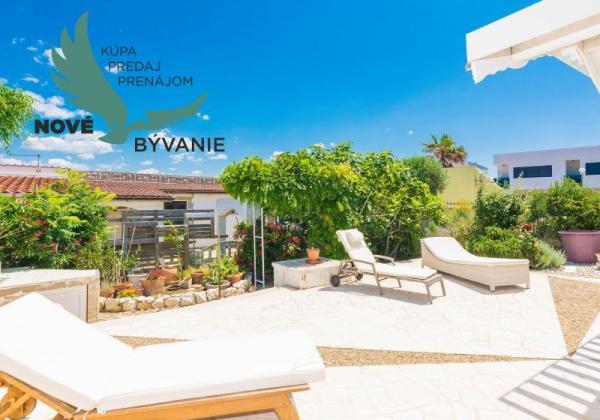 Nádherný dom 1.rad na mori Chorvátsko