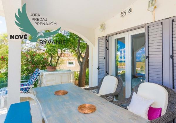 Nádherný dom 1.rad na mori Chorvátsko