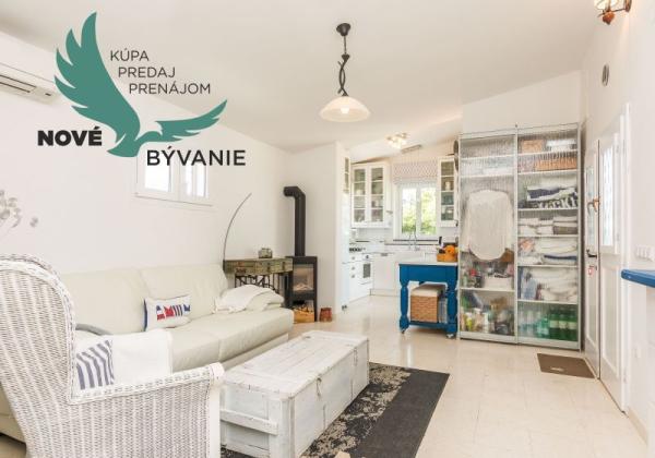 Nádherný dom 1.rad na mori Chorvátsko