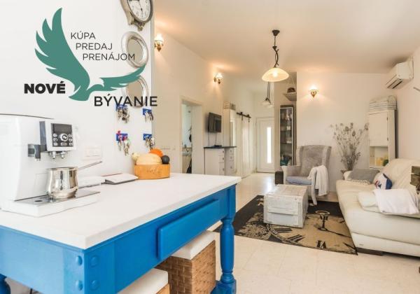 Nádherný dom 1.rad na mori Chorvátsko