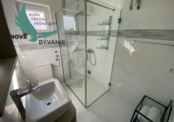 Nádherný dom 1.rad na mori Chorvátsko