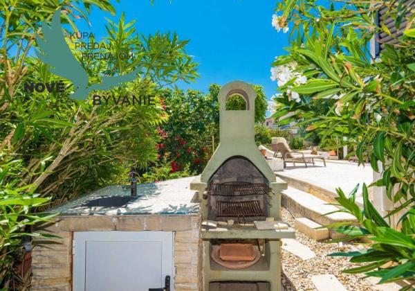 Nádherný dom 1.rad na mori Chorvátsko