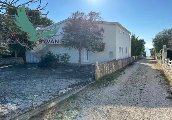 Dom 2x apartmán len 80m od mora s výhľadom na more v Chorvátsku na ostrove Vir