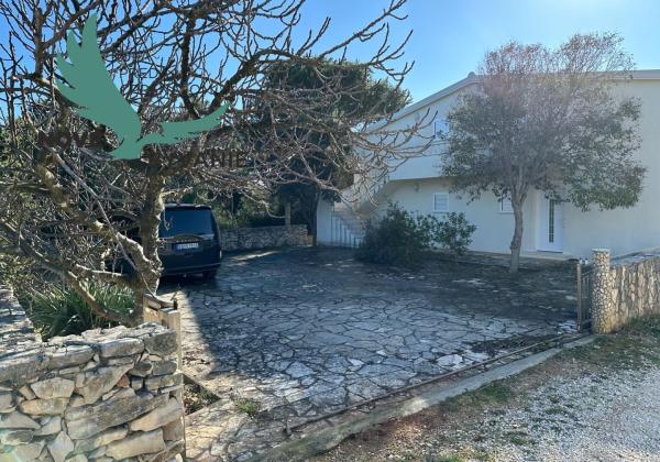 Dom 2x apartmán len 80m od mora s výhľadom na more v Chorvátsku na ostrove Vir