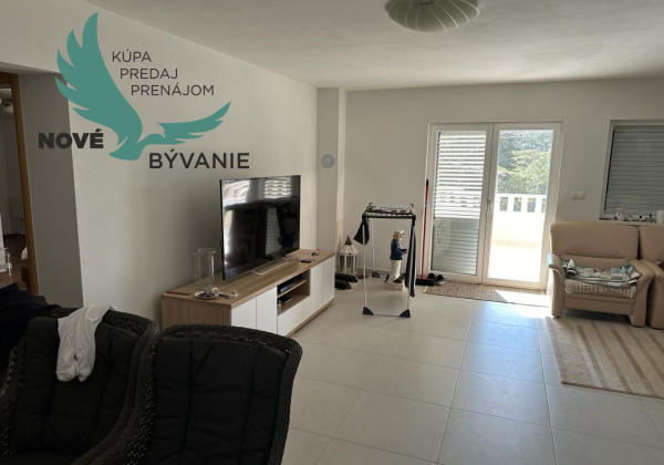 Dom 2x apartmán len 80m od mora s výhľadom na more v Chorvátsku na ostrove Vir