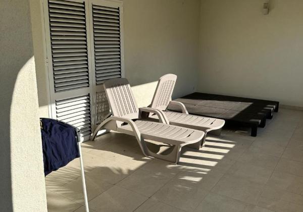 Dom 2x apartmán len 80m od mora s výhľadom na more v Chorvátsku na ostrove Vir