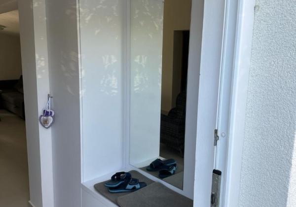 Dom 2x apartmán len 80m od mora s výhľadom na more v Chorvátsku na ostrove Vir