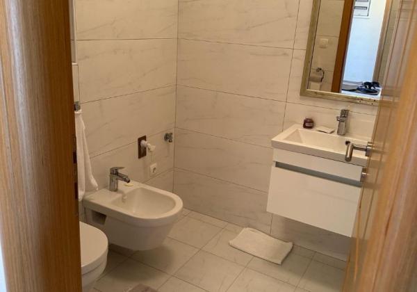 Dom 2x apartmán len 80m od mora s výhľadom na more v Chorvátsku na ostrove Vir