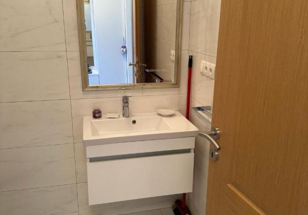 Dom 2x apartmán len 80m od mora s výhľadom na more v Chorvátsku na ostrove Vir