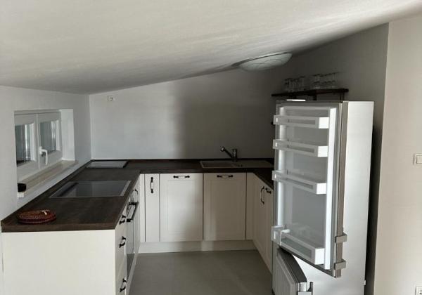 Dom 2x apartmán len 80m od mora s výhľadom na more v Chorvátsku na ostrove Vir