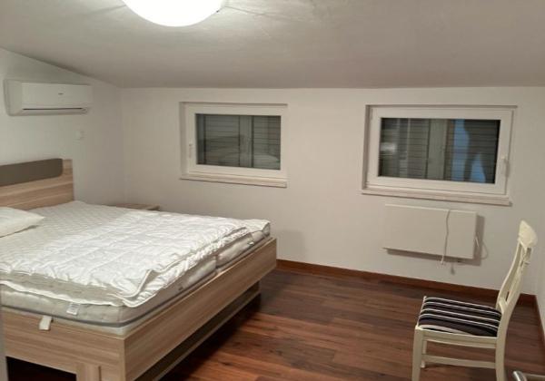 Dom 2x apartmán len 80m od mora s výhľadom na more v Chorvátsku na ostrove Vir