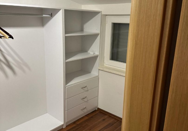 Dom 2x apartmán len 80m od mora s výhľadom na more v Chorvátsku na ostrove Vir