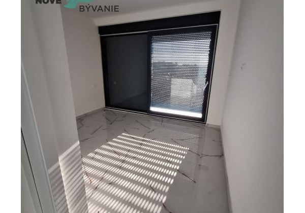 Na predaj novostavba - dvojpodlažný apartmán s výhľadom na more - ostrov Vir-Chorvátsko