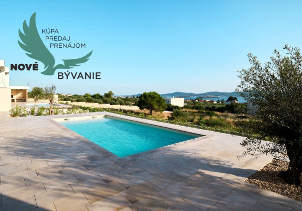Moderná Vila s Panoramatickým Výhľadom na More – Váš Luxusný Únik k Jadranskému Pobrežiu!