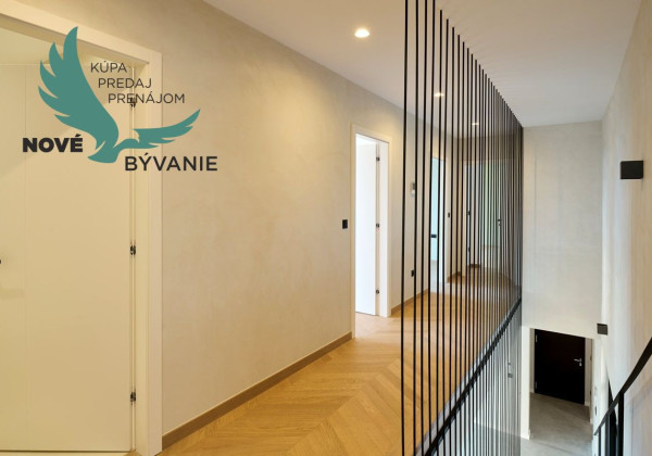 Moderná Vila s Panoramatickým Výhľadom na More – Váš Luxusný Únik k Jadranskému Pobrežiu!