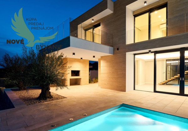 Moderná Vila s Panoramatickým Výhľadom na More – Váš Luxusný Únik k Jadranskému Pobrežiu!
