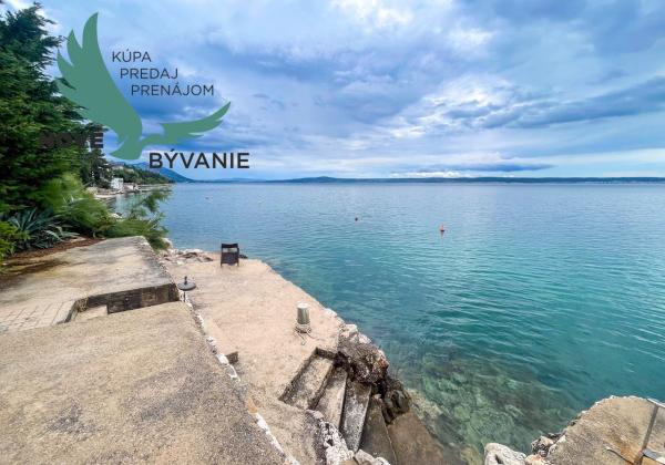 Apartmán s výhľadom na more len 50m od mora v Chorvátsku